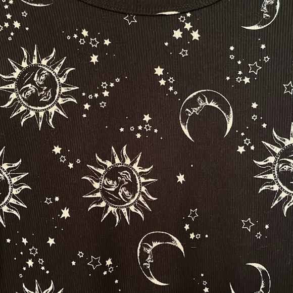 NOBO long sleeve black and white sun and moon shirt, stretchy, great quality - Picture 4 of 7
